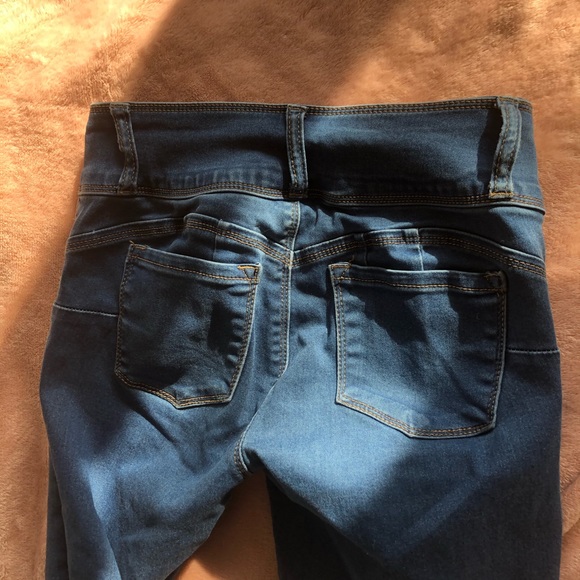 Mint condition fashion nova blue jeans - Picture 2 of 4